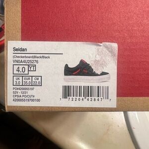 Can shoes never worn size 4